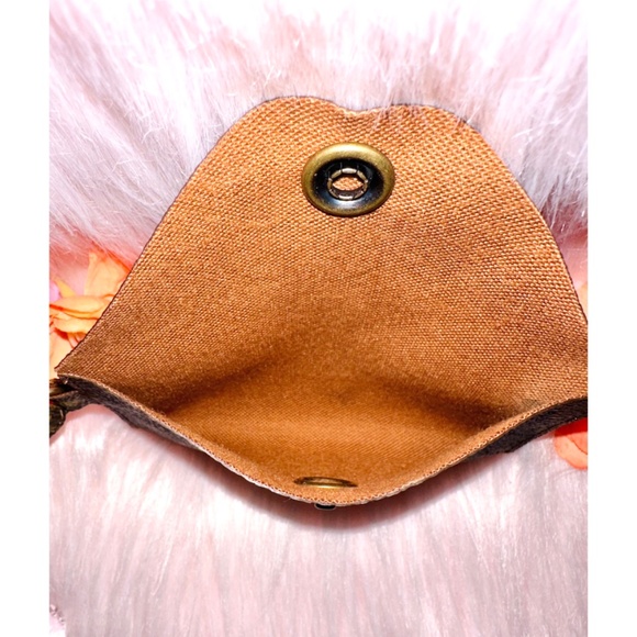 ❤️LV Wristlet❤️ - Picture 6 of 6